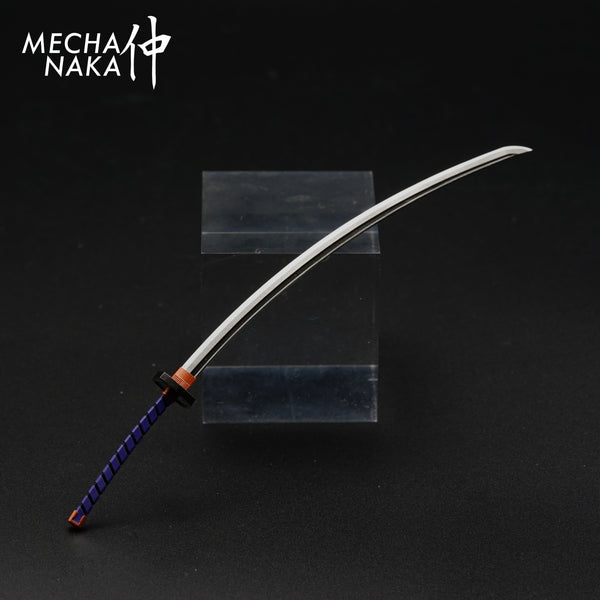 MechaNaka's Gunpla weapon - A miniature odachi.  An odachi is a large Japanese single-edged sword with a deep curvature, commonly used in the Nanboku-cho period of Feudal Japan.